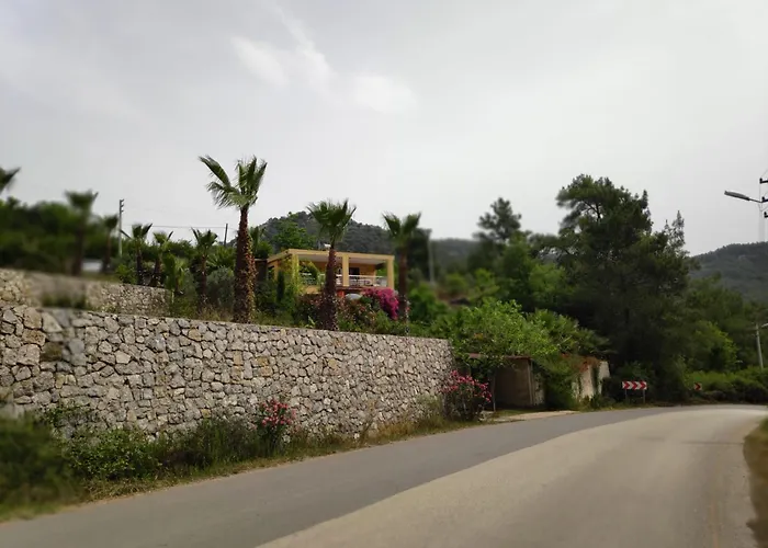 펜션 Cirali Sunny House 케메르